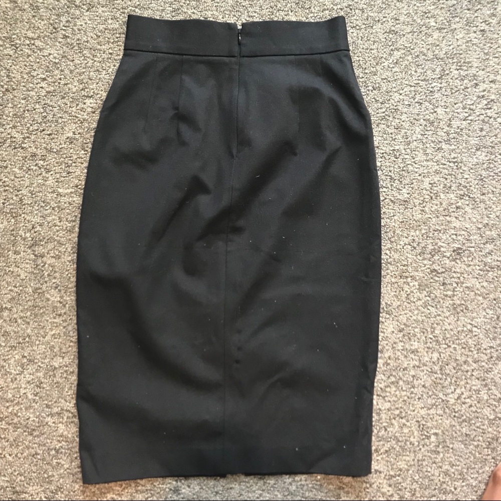 Banana Republic Pencil Skirt - Size 0 - Picture 2 of 2